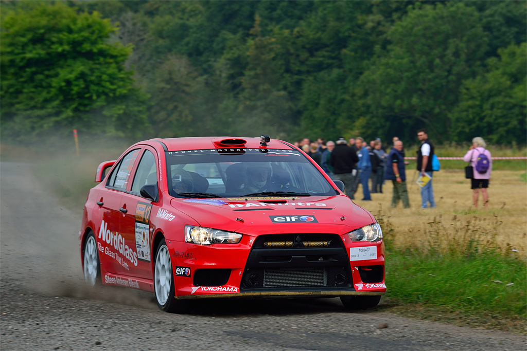 Iben Louring læser noterne, mens Steen Andersen kører sin nye Mitsubishi Lancer Evo X frem til femtepladsen i Sydhavsrally
(Foto: Michael Eisenberg)